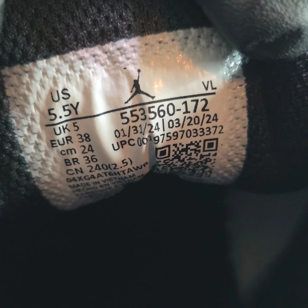 Nike Air Jordan 1 Low Gold Swoosh GS - Kids Size 5.5Y/Womens 7 White Black Gold - Picture 11 of 11